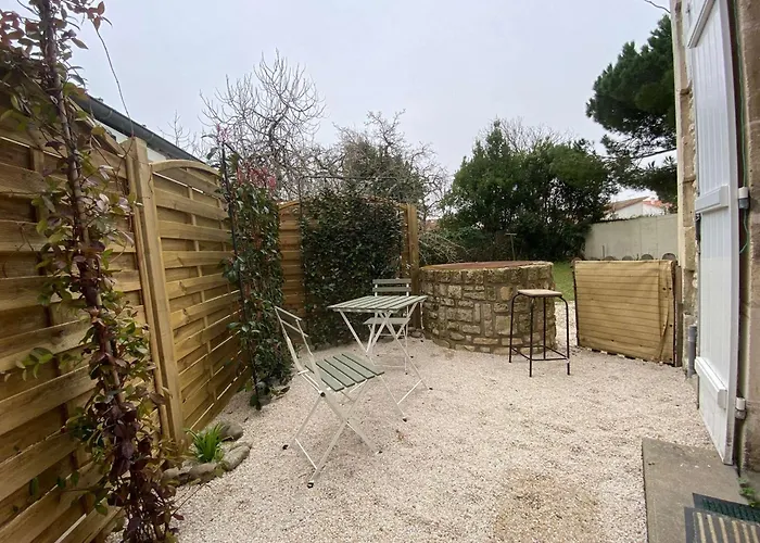 Apartment Maison Belle Epoque A Avec Terrasse, 200m - Fr-1-494-157 Royan